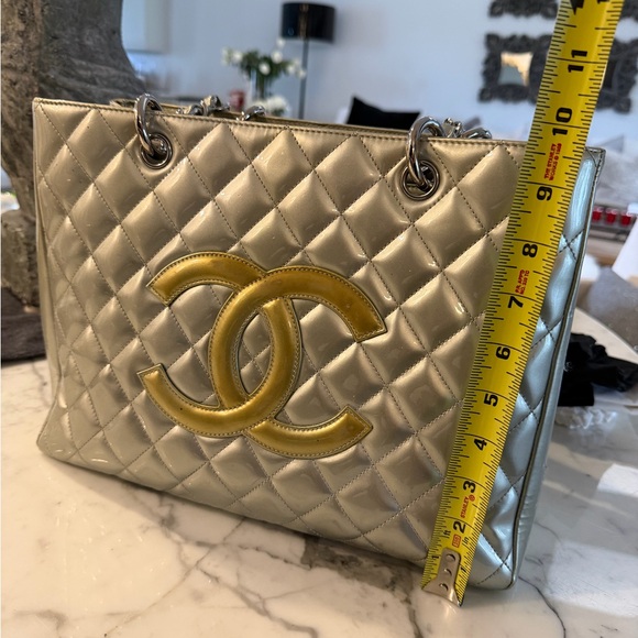 CHANEL Quilted Tote in Silver with Gold Logo - Picture 6 of 9